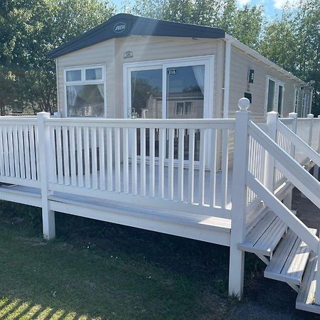 Lovely Caravan At Manor Park, Nearby Hunstanton Beach In Norfolk Ref 23049S Dış mekan fotoğraf